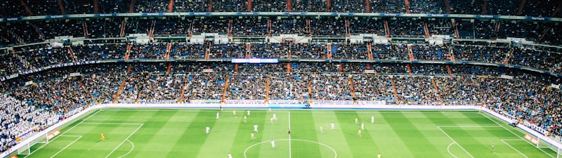 中超联赛广州队对阵武汉三镇比赛录像截图 - 球员庆祝进球